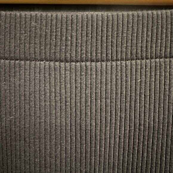 Vince Black Ribbed Knit Pencil Skirt With Back Slit Classic Minimalist Small - Picture 6 of 16